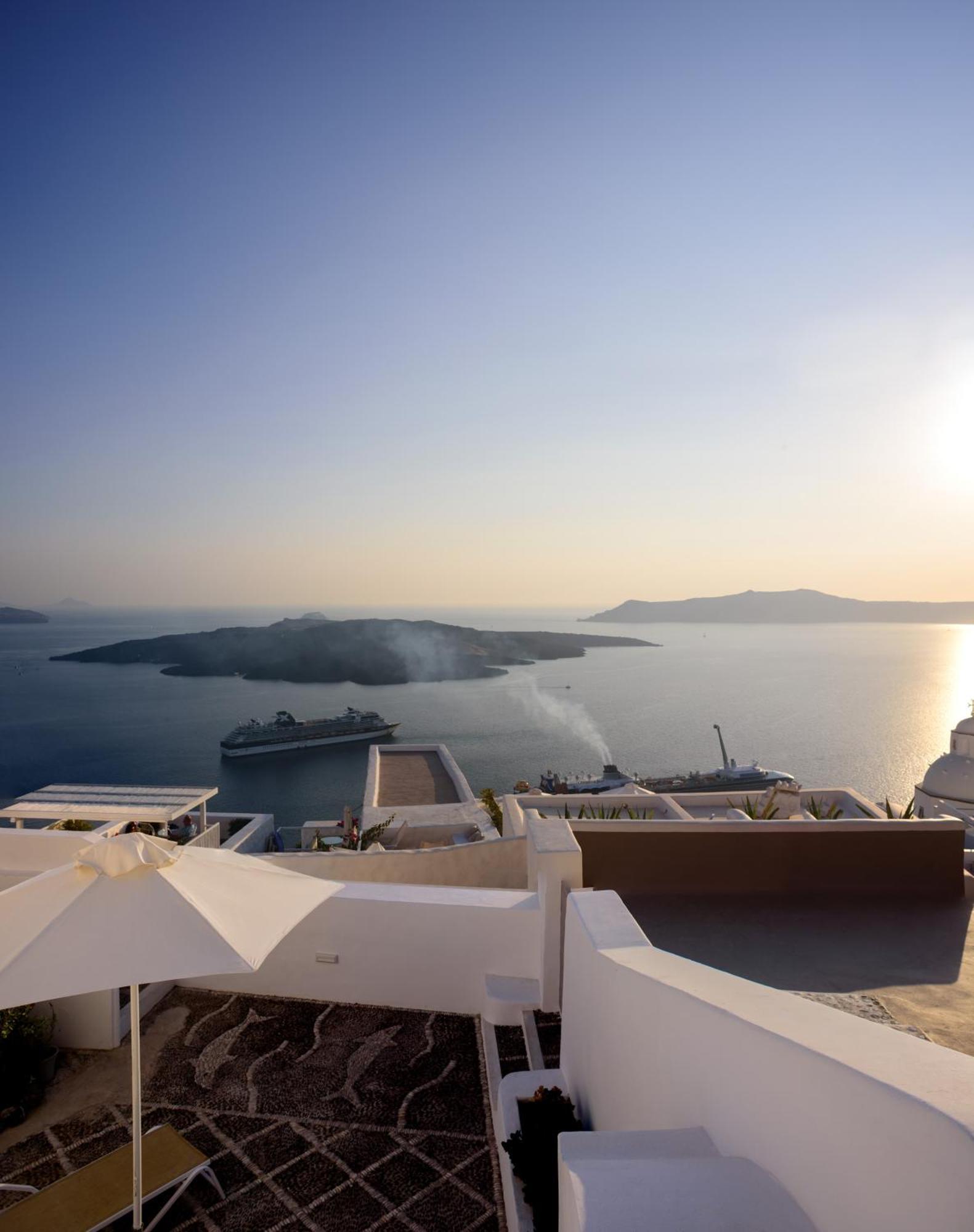 Anemos Family Suites Fira  Eksteriør bilde