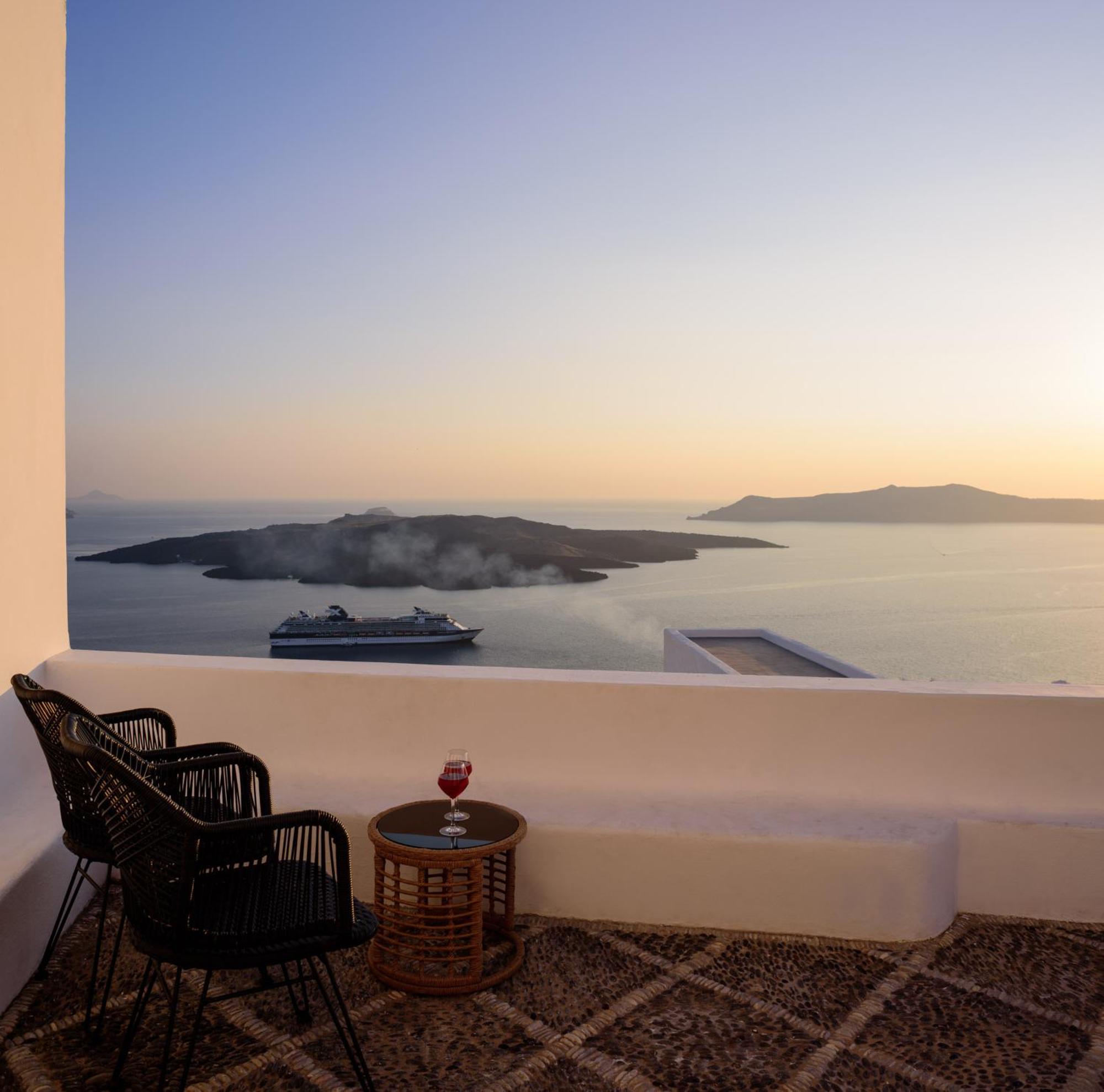 Anemos Family Suites Fira  Eksteriør bilde