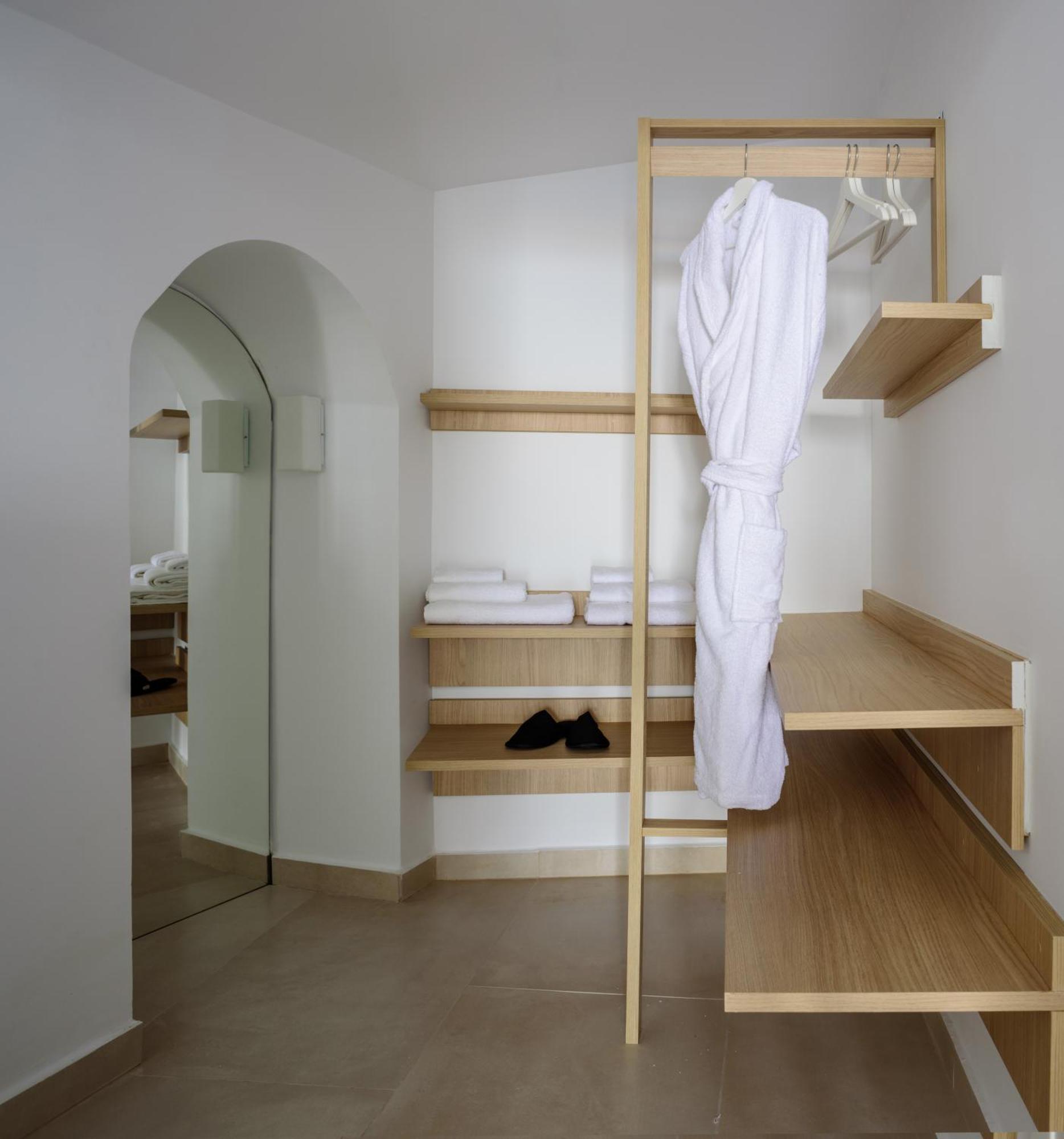 Anemos Family Suites Fira  Eksteriør bilde